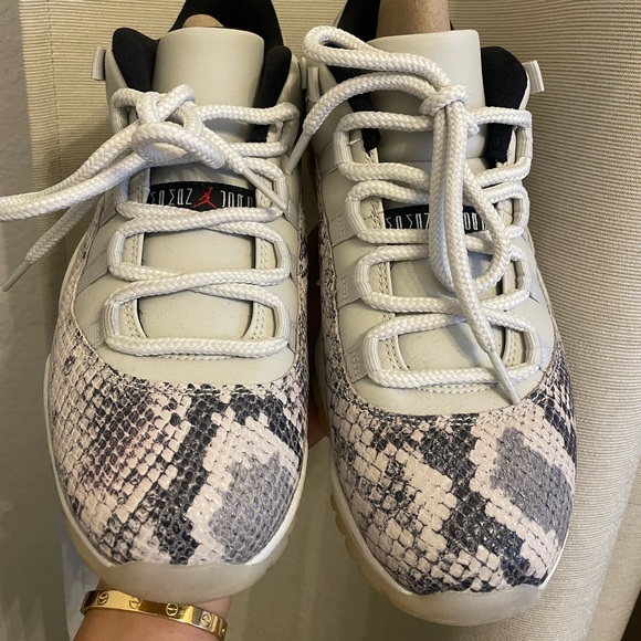 2019 Air Jordan 11 Retro Low 'Light Bone Snakeskin' - Picture 2 of 7